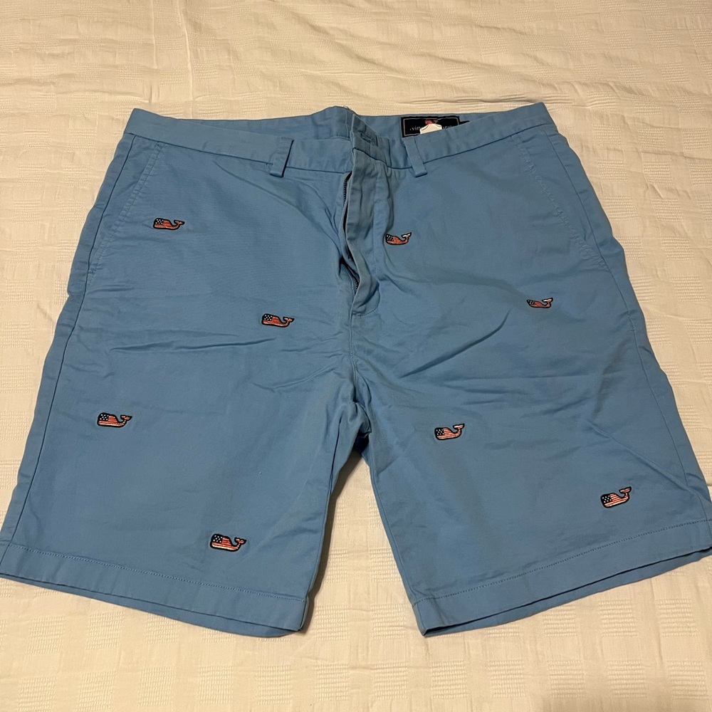 Size 38 Vineyard Vines Whale Shorts
